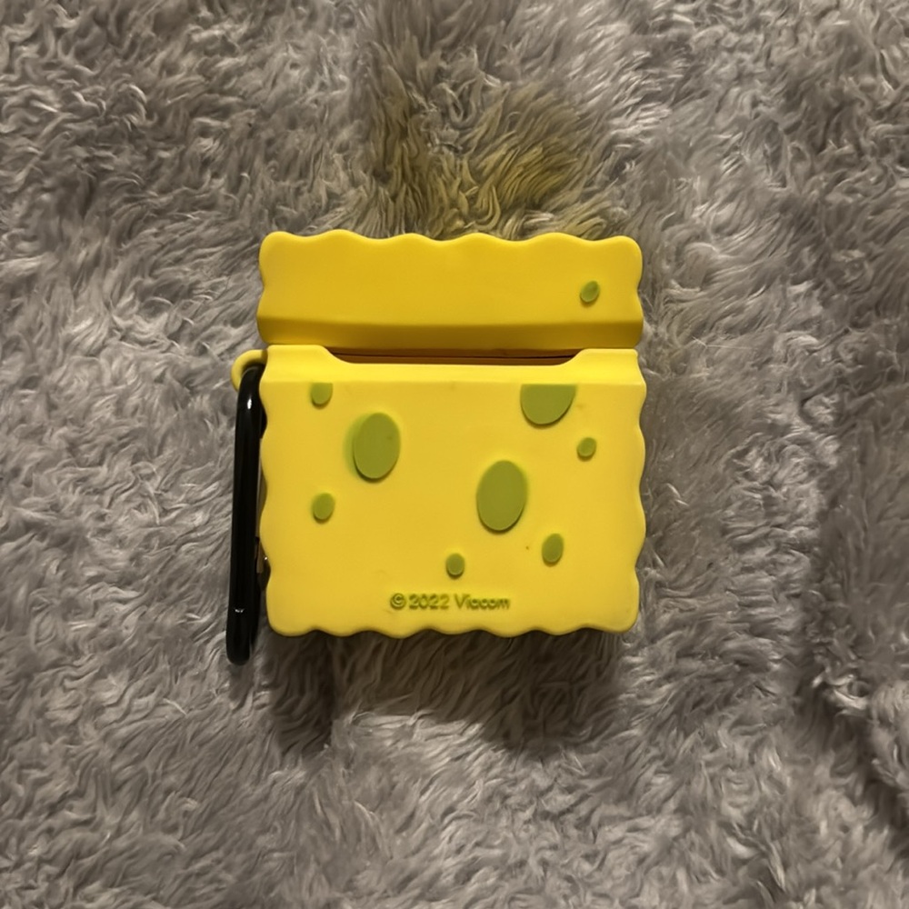 First gen AirPods case - Picture 2 of 5